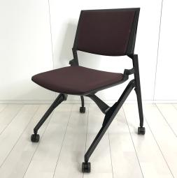 【上質なデザインのネスティングチェア！】■オカムラ　マルカシリーズ　ネスティングチェア　ダークブラウン　■使わない時は水平に重ねてコンパクトに収納！【Okamura　Marca】