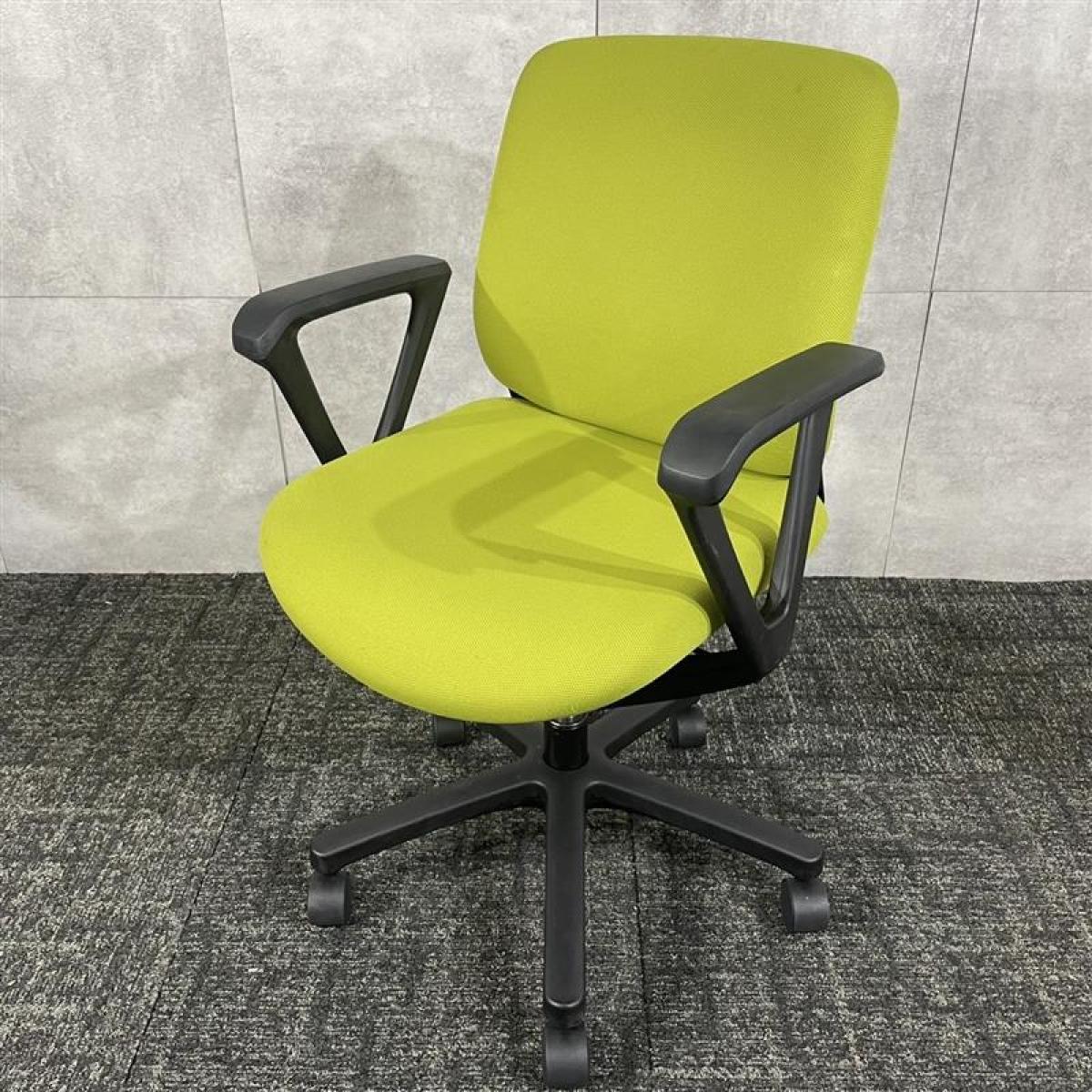 【クッション性が高く座り心地が良い！】■イトーキ　トルテアールチェア　肘付　モスグリーン　■全ての機能をコンパクトに！【ITOKI　torte_R】
                        トルテR
                                    中古
            