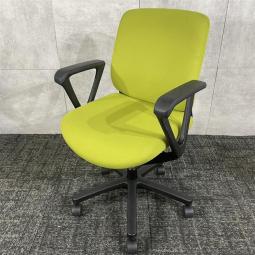 【クッション性が高く座り心地が良い！】■イトーキ　トルテアールチェア　肘付　モスグリーン　■全ての機能をコンパクトに！【ITOKI　torte_R】