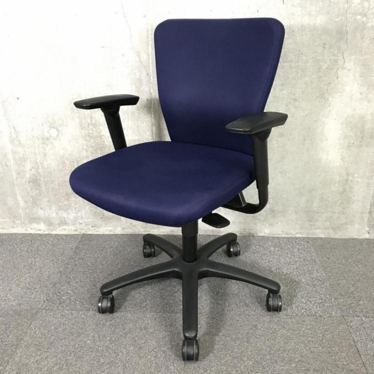 【在庫入替セール】オカムラ　カロッツァ　可動肘付きチェア　ローバックモデル　ダークブルー×ブラックフレーム　※使用感強め・一部の部材欠けのため特価
                        カロッツァチェア
                                    中古
            