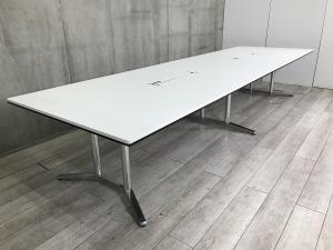 ☆W4000mm！上質な大型テーブル入荷！【ワンランク上のカンファレンス空間を演出！】■オカムラ　ラティオシリーズ　会議用テーブル　W4000mm（10～12名用）　配線ボックス付　ホワイト 【Okamura　RATIOⅡ】A01024462