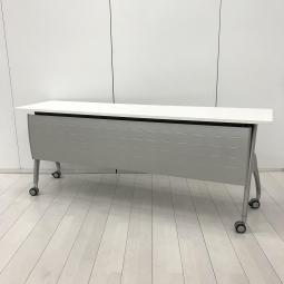 【在庫入替セール品！】【スタイリッシュで上質なデザイン！】■イトーキ製　サイドスタックテーブル　W1800×D450×H700mm　幕板パネル付　ホワイト【折りたたみテーブル】