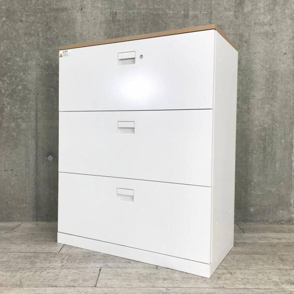 【大きく開いて収納物が見やすく、収納力も抜群！フラットで美しいホワイト書庫！】■イトーキ(ITOKI)製 　エスキャビネット(eS)シリーズ　3段ラテラル　ローキャビネット　H1120㎜　■天板：木目ナチュラル　■ホワイト　■シリンダー錠【弊社使用欄：A01042586】【ID】
                        エスキャビネット
                                    中古
            