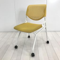 【温かみのあるイエローが特徴的！】オカムラ製・ルナチェア【使わない時はコンパクトに収納！】人気のネスティングチェア！【HU】【関東倉庫在庫品】【弊社使用欄：A01028460】