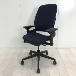 ■おすすめ！■スチールケース製・リープチェア！■ハイバック肘付　■固定肘　■ブルー【HU】【関東倉庫在庫品】【弊社使用欄：A01023819】