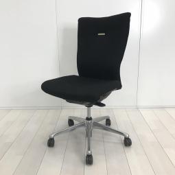 ■オカムラ(okamura)製　■フィーゴ(feego)チェア　■肘無　■ハイバック　■サイドファスナータイプ　■コートハンガー付き　■ブラック　■オススメ/大人気/定番商品　【弊社使用欄：A01048383】【ID】