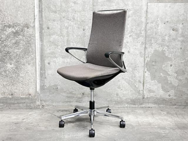 【中古】モード  オカムラ（okamura） 肘付ハイバックチェア