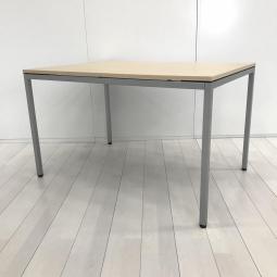 【2台限定】【会議や打ち合わせにオススメの人気ミーティングテーブル！シンプルなデザインで様々な空間にフィットする定番商品！】■オカムラ(okamura)製　トレッセシリーズ　ミーティングテーブル　会議用　W1200×D800㎜　■木目ナチュラル/4本脚：シルバー