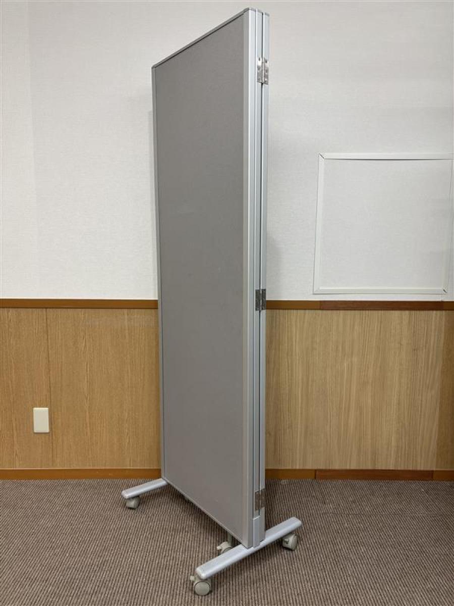 【西】～置くだけで空間が変わる。キャスター付き折りたたみパーテーション～【ローパーティション】【三つ折り】【キャスター付き】【グレー】【福岡中古家具】
                        その他シリーズ
                                    中古
            
