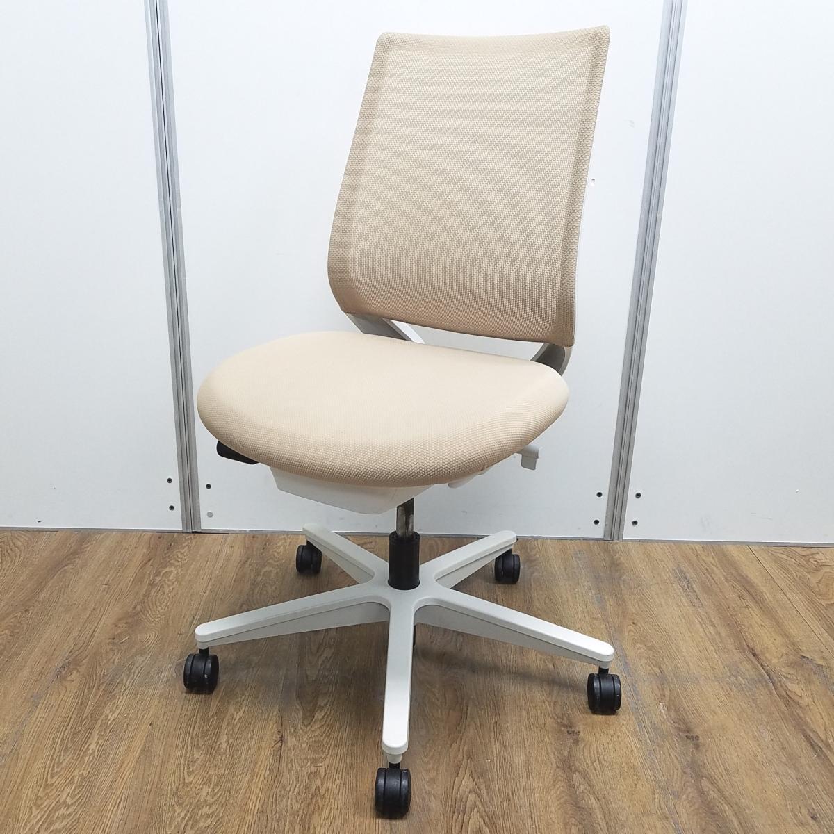 【ベージュカラーでご自宅にも！！2022年製☆】■コクヨ　ミトラ２　チェア　ローバック　肘無　メッシュチェア　ベージュ　パソコンチェア　作業用　執務用　椅子　イス　九州最大級　《オフィスバスターズ福岡博多店は、福岡を拠点として、日本全国へ中古オフィス用品・オフィス家具を提供しております》
                        ミトラ2
                                    中古
            