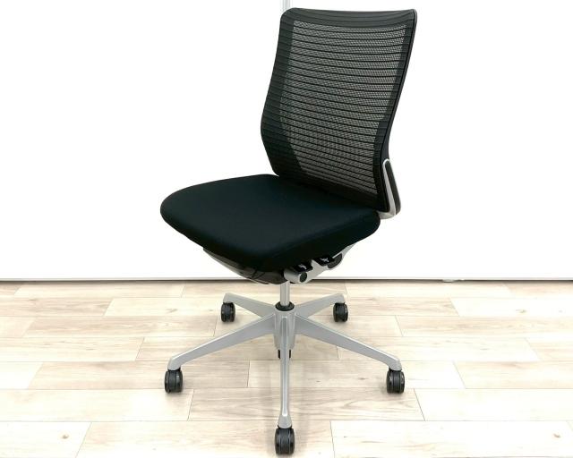 ■オカムラ（okamura）　■コーラルチェア (Choral)　■肘無　■ミドルバック　■背面メッシュ　■ブラック■オススメ/大人気/定番商品【弊社使用欄：A01051653】