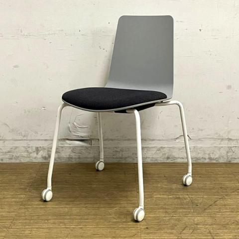 コクヨ　ミケット　スタッキングチェア・ダイニングチェア　座パッド付　キャスター脚　オフィスのカフェ化やリフレッシュスペースに最適【ABW】