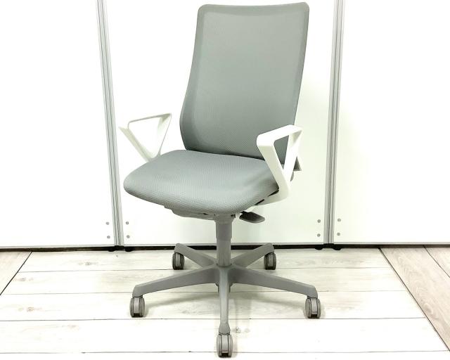 【中古】フルーエントチェア CB45WW-FKA3 オカムラ（okamura） 肘付ハイバックチェア