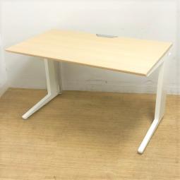 【スタイリッシュなデザインと機能性を兼ね備えたシンプルデスク！】■オカムラ(okamura)製　プロユニットシリーズ　平机　引き出し無　Ｌ字脚　W1200×D700㎜　■天板：木目ナチュラル/L字脚：ホワイト