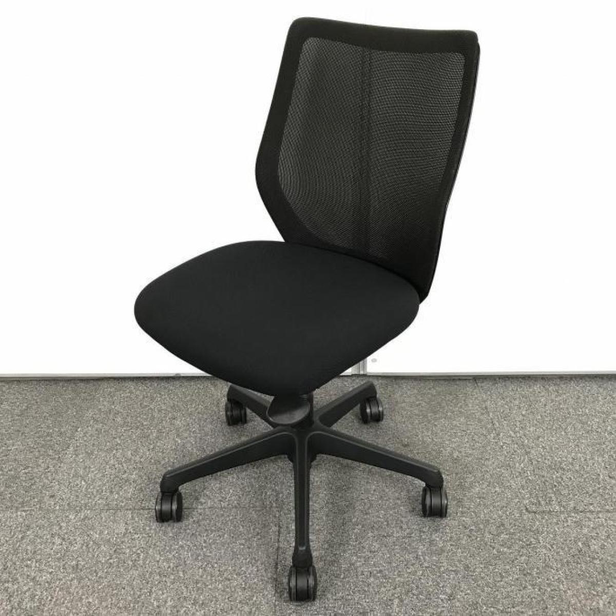 【やわらかな座り心地を実現するメッシュチェア！腰への負担を減らすS字形状！】■オカムラ（okamura）製　CG-Mチェア　肘無し　ローバック　背面メッシュ　■ブラック
                        CG-M メッシュ
                                    中古
            