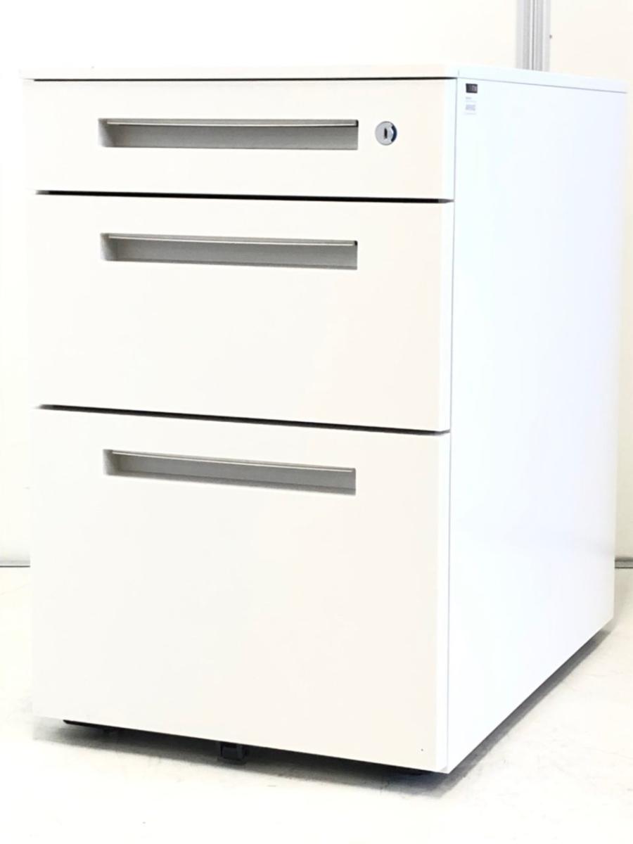 【関西倉庫在庫】イトーキ製　3段ワゴン　CZR　高さ610㎜　筆記用具などの小物からA4ファイルまで収納できる三段ワゴンがロット入荷！！　【弊社使用欄：A01056911】
                        CZR
                                    中古
            