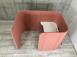 【集中しやすいセミクローズスペース！作業に最適な空間を生み出します】■ITOKI（イトーキ）　ADDSITE（アドサイト）　四方パネルタイプ　1人用　フォーカスブース　■W1880×D1260×H1350mm　■ピンク【ABW商材】【関東倉庫在庫品】【弊社使用欄：A01056197】