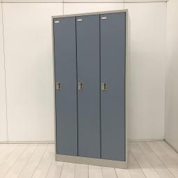 【衣類や貴重品の管理に便利な縦型3人用ロッカー！】■オカムラ（okamura）製　FZロッカー　3人用更衣ロッカー　■シリンダー錠　■ブルー　※スレキズ有り