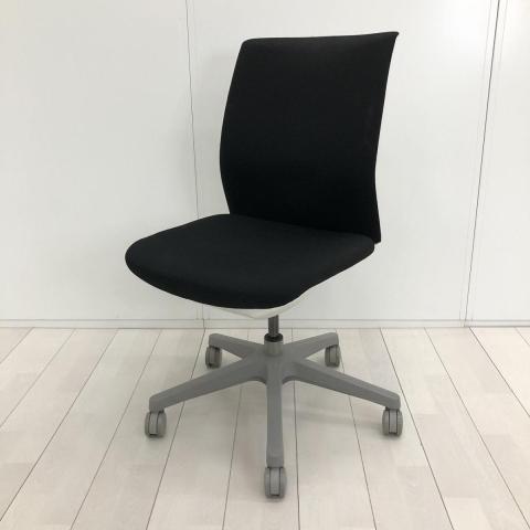 【中古】オムネス C533WR　FBA1 オカムラ（okamura） 肘無ローバックチェア
