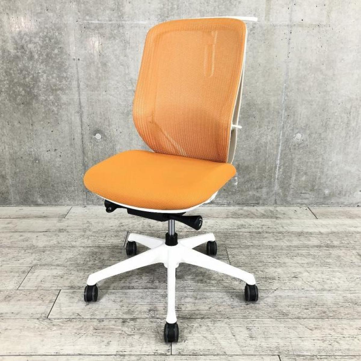 【華やかなオレンジカラー！人気のシルフィーチェア！】◆オカムラ　シルフィー　ハイバック　前傾　コートハンガー付　九州最大級　《オフィスバスターズ福岡博多店は、福岡を拠点として、日本全国へ中古オフィス用品・オフィス家具を提供しております》
                        シルフィーメッシュ
                                    中古
            