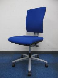 【背面昇降機能あり！丈夫なつくりで有名なメーカー品！】イナバ　インフィニア　肘無　ハイバック　中古家具　中古オフィス　九州最大級《オフィスバスターズ福岡博多店は、福岡を拠点として、日本全国へ中古オフィス用品・オフィス家具を提供しております》