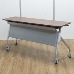 ★コクヨ製　エピファイ　ブラウン　平行スタック可能　W1500サイズ　W1500xD450x720　幕板・キャスター付き　人気の高い天板跳ね上げ式のフォールデイングテーブル！　サイドスタックテーブル！！