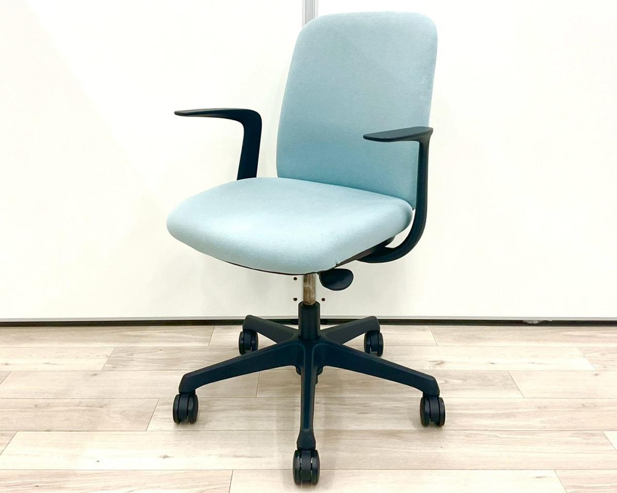 ■Okamura/オカムラ　■ライブス　■肘付き/固定肘　■ローバック　■レア　■ブルー　■オススメ/人気/定番商品　【弊社使用欄：A01039156】【】
                        ライブス
                                    中古
            