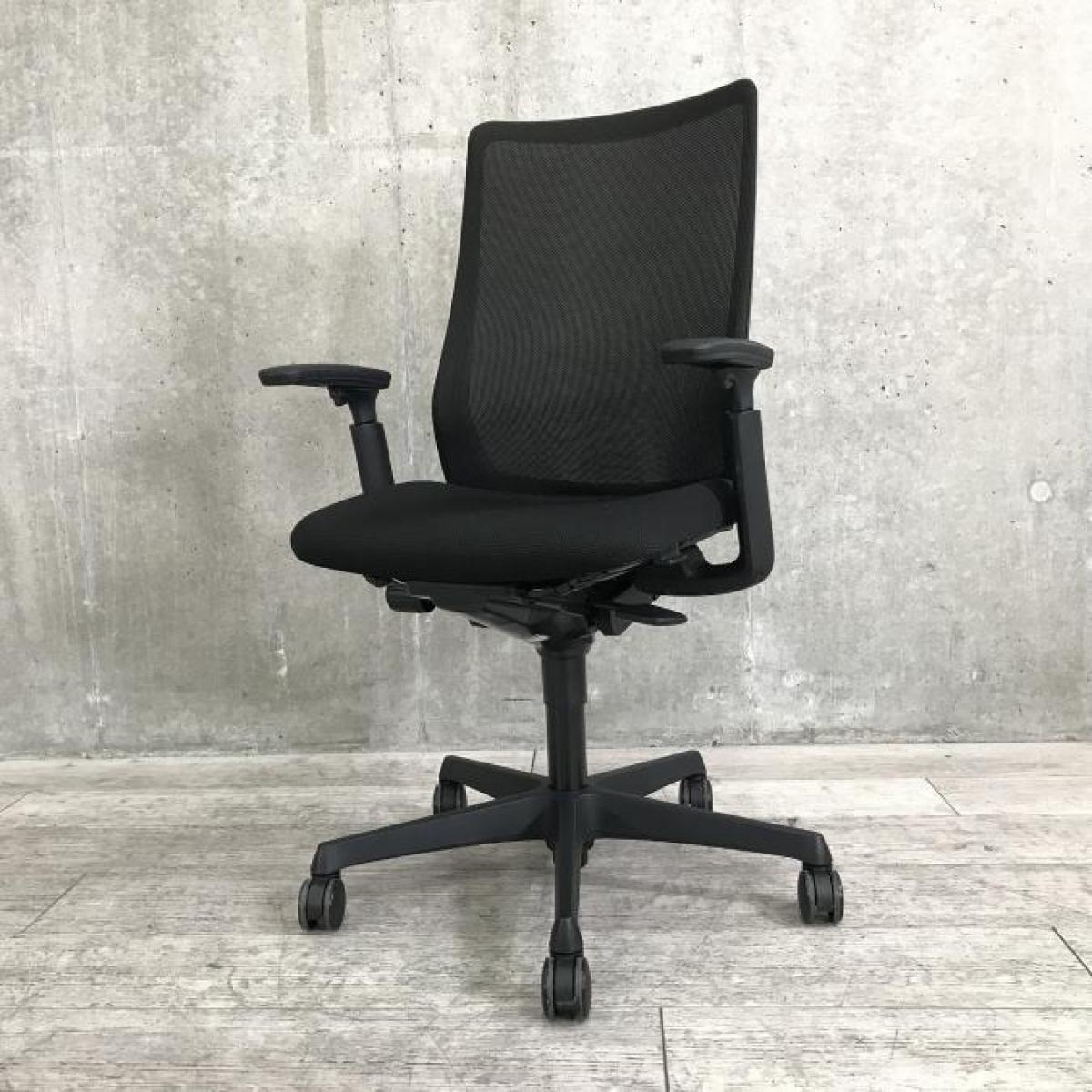 ■オカムラ（okamura）製　■フルーエント（Fluent）■チェアハイバック　■可動肘　■背面メッシュ　■ブラック　■オススメ/大人気/定番商品【弊社使用欄：A01055991】
                        フルーエントチェア
                                    中古
            