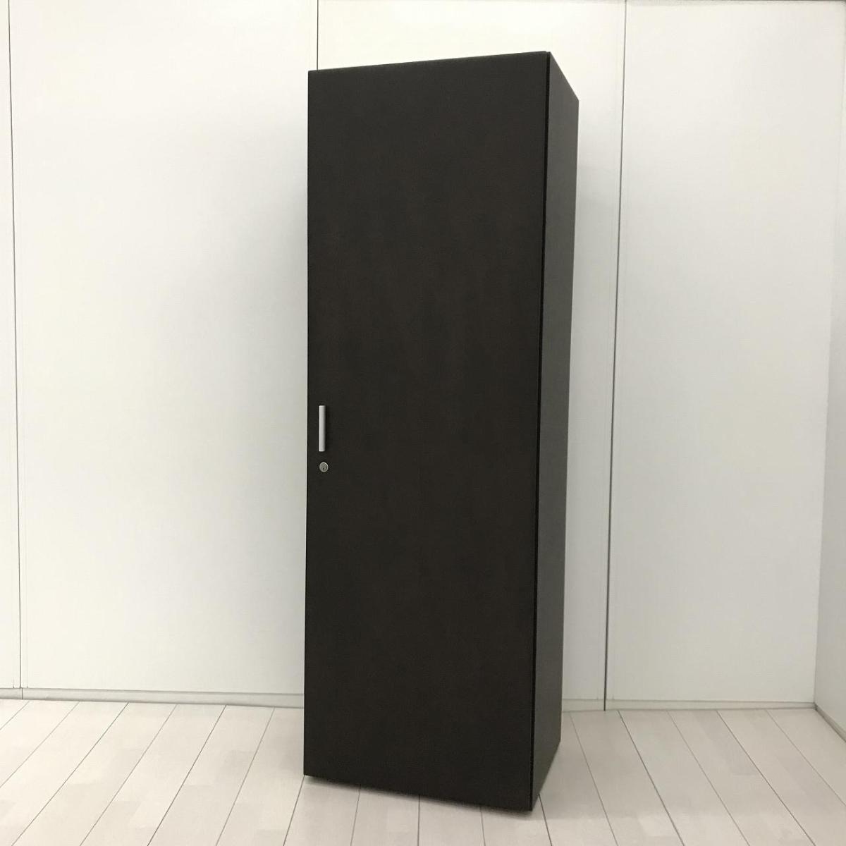 【シンプルかつスタイリッシュなミドルクラスの役員用家具】■ウチダ（内田洋行）役員向け 片開き1人用ロッカー　■木目ダーク【HU】【関東倉庫在庫品】【弊社使用欄：A01038563】
                        その他シリーズ
                                    中古
            