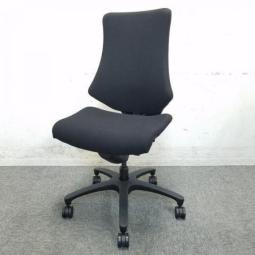 【クレジット決済優先】【三次元フォルムが腰にフィット！】■イトーキ製　エフチェア　ハイバック　ブラック　■姿勢の変化にフレキシブルに対応！ オフィスバスターズ　水戸サテライト