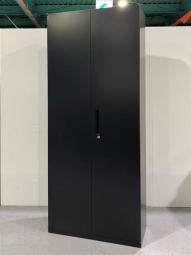 【珍しいブラック仕様！人気の両開き書庫！A4ファイルが6段収納で収納力抜群！】■イナバ製　両開き　ハイキャビネット　■ブラック　■シリンダー鍵【BKNA】