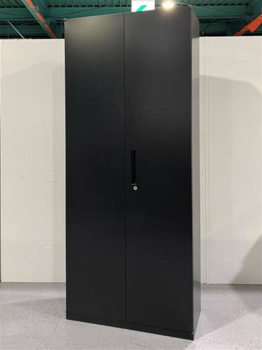 【珍しいブラック仕様！人気の両開き書庫！A4ファイルが6段収納で収納力抜群！】■イナバ製　両開き　ハイキャビネット　■ブラック　■シリンダー鍵【BKNA】
                        その他シリーズ
                                    中古
            