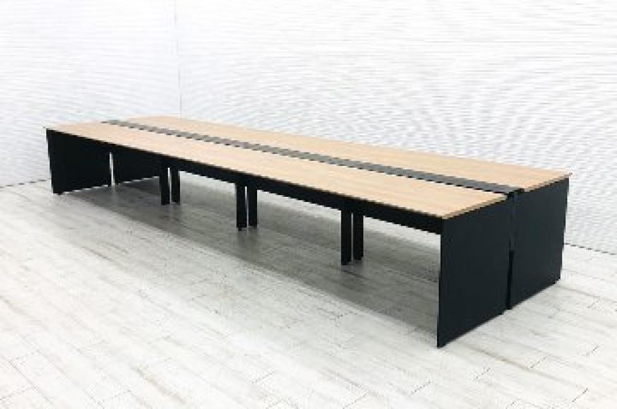 【倉庫在庫品】【固定席を持たない働き方に！今流行りのフリーアドレスデスク！！】■コクヨ製　ワークヴィスタ　■6~8人用　■W4800×D1200×H720　■ナチュラル天板　■ブラック脚　■オフィスバスターズ梅田本店
                        ワークヴィスタ
                                    中古
            