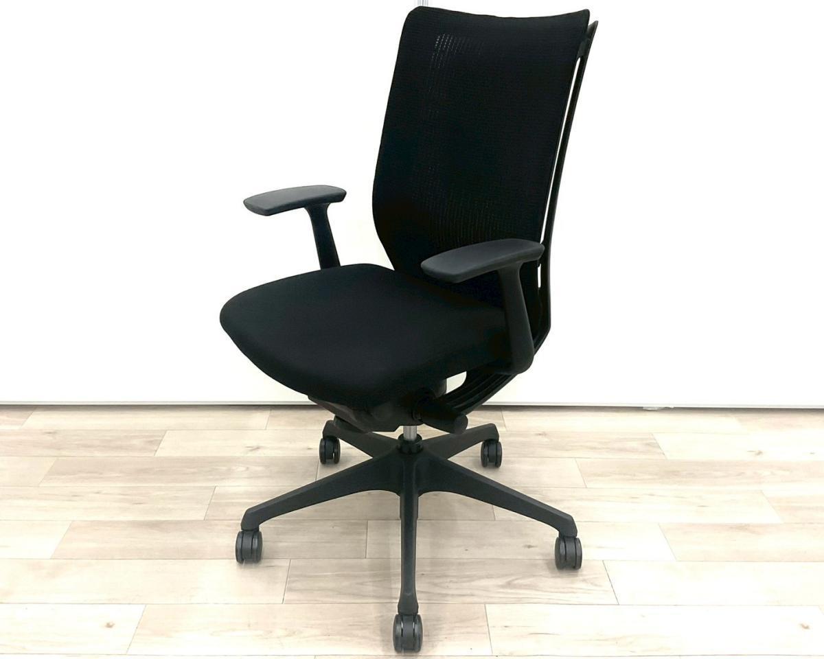 ■Okamura/オカムラ 　■Visconte/ヴィスコンテ 　■ブラック（black）　■肘付き/固定肘　■ハイバック　■背面/メッシュ　■オススメ/大人気/定番商品　【弊社使用欄：A01054233 K】【SN】
                        ヴィスコンテチェア
                                    中古
            