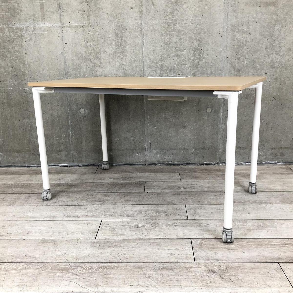 【フレキシブルに使用可能なキャスター付きワークテーブル！おしゃれなナチュラルカラー！】■イトーキ（ITOKI）製　アクティブフィールド（Active Field）　ワークテーブル　パーソナルテーブル　W1200×D700㎜　■キャスター付き　■天板：ナチュラル　脚：ホワイト　配線カバーホワイト オフィスバスターズ　水戸サテライト
                        アクティブフィールド
                                    中古
            