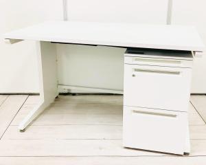 【西】～省スペースでも最大効率！快適ワークスタイル～オカムラ製　アドバンス　平机　W1200　引出し無　デスク　ワゴン　セット　事務所　執務　ホワイト 【デスク】【机】【収納】【格安】【安い】【福岡オフィス家具】【福岡中古家具】【中古事務什器】