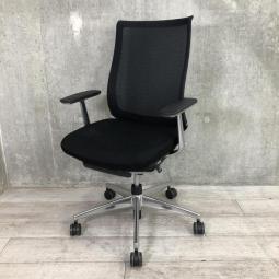 【クレジット決済優先】【スタイリッシュなデザイン！ワンランク上の座り心地！】■コクヨ製　ベゼルチェア　肘付ハイバック　■固定肘　■ブラック　■背面メッシュ　オフィスバスターズ　水戸サテライト