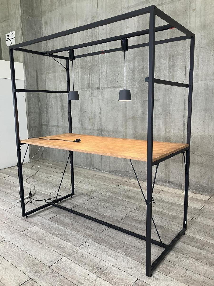 【自分たち流にカスタマイズ！レイアウト変更や移動も簡単にできるキャスター付！！】■イトーキ （ITOKI）製　ハックス （HAX）シリーズ　グループワーク　フレーム家具　■ライト・キャスター付き　■W1890×D940×H2180mm　■フレーム：ブラック　テーブルフレーム：木目調【ABW商材】【関東倉庫在庫品】【弊社使用欄：A01052143】
                        その他シリーズ
                                    中古
            