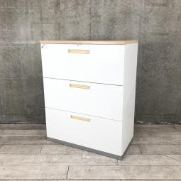 【定価約14万円】【オフィスの必需品！！大容量のローキャビネット！】■イナバ（Inaba）　3段ラテラル　ローキャビネット　W900×D450（天板付き：D460）㎜　■シリンダー錠　■ホワイト　■ナチュラル木目調 天板付き　※取手日焼け有　オフィスバスターズ　水戸サテライト　日立市、常陸太田市、高萩市、北茨城市、常陸大宮市、大子町 ひたちなか市
