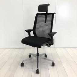 【あなたの座るを考える！ワイヤー構造が体を支える】■スチールケース（Steelcase）製　シンク（think）チェア　肘付ハイバック　■可動肘・ヘッドレスト付き　■ブラック