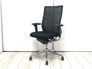 【在庫入替セール品！】【高級メッシュチェアの定番！役員用にも最適！】オカムラ　コーラル　ブラック　ハイバック　アジャストアーム【AD】