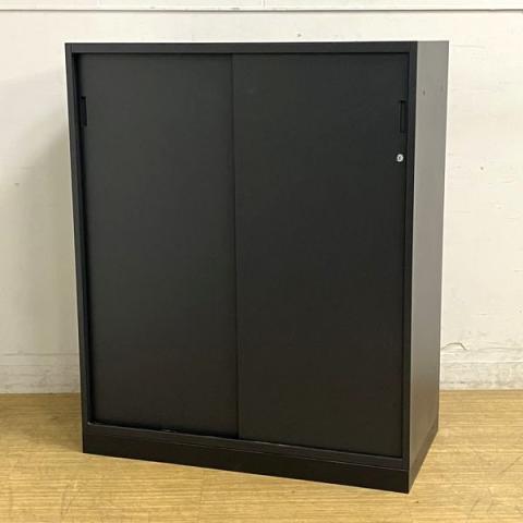 【ロット入荷】イトーキ エスキャビネット 2枚扉引き違い書庫 レアなブラックカラー 導線を邪魔しないスライド式の扉 A4×3段収納可能 鍵付き・シリンダー錠