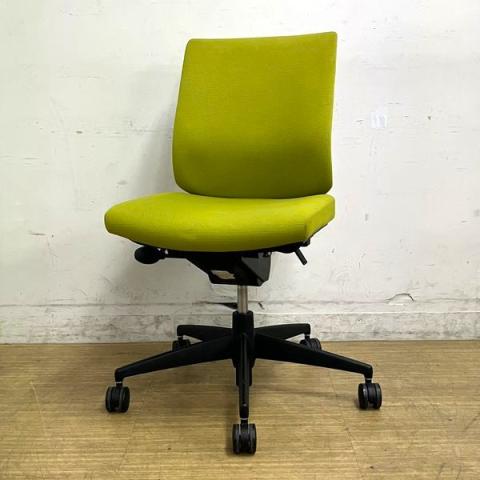 コクヨ ウィザード2チェア 肘無しローバック ライトオリーブ×ホワイトフレーム 腰の負担を軽減するランバーサポートが標準装備 【愛知・名古屋・豊田・静岡・浜松】