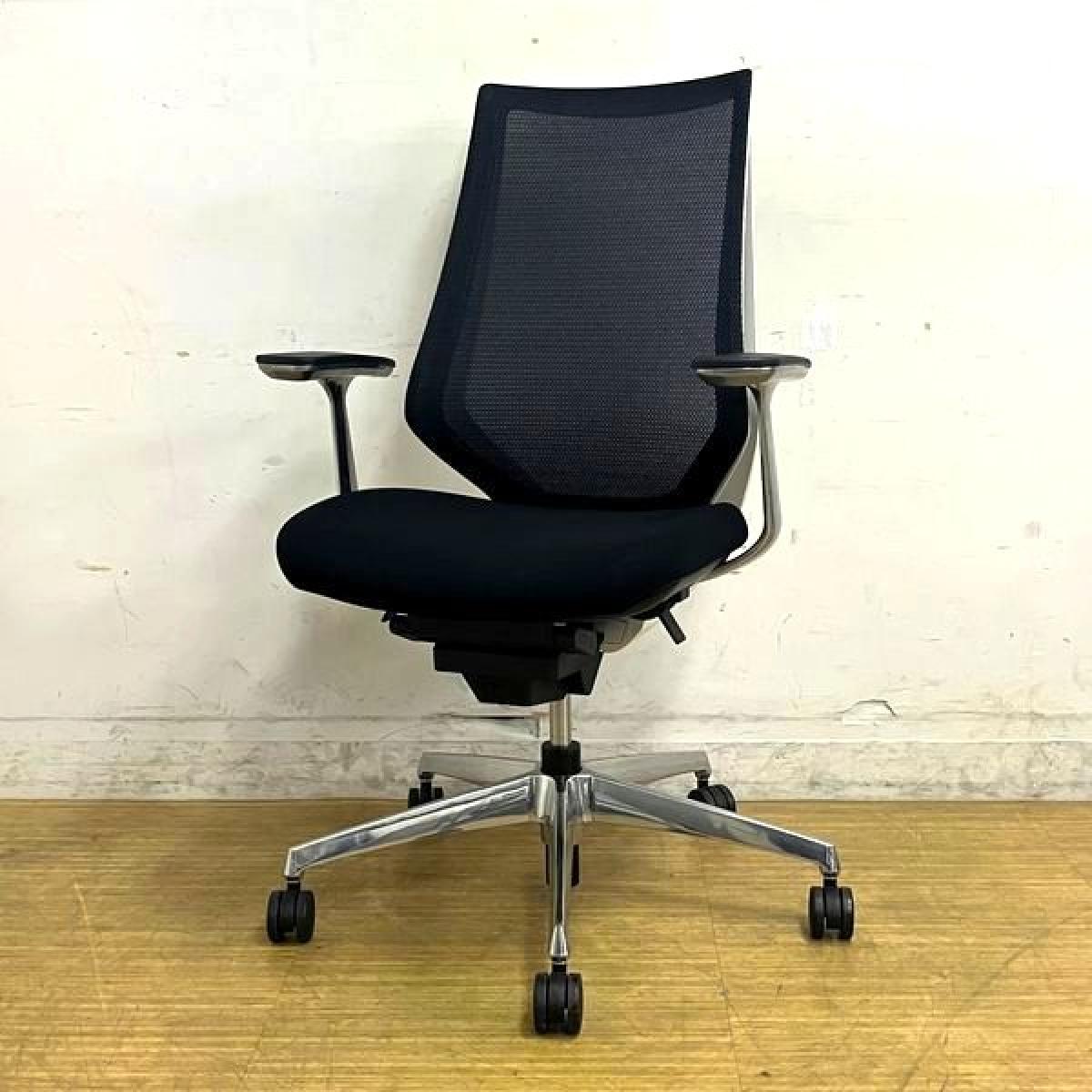 【在庫入替セール】コクヨ　デュオラチェア　メッシュタイプ　固定肘（アルミ）　ブラック×ホワイトフレーム×アルミ脚　モノトーンをベースとしたお洒落なカラーリング
                        デュオラ メッシュ
                                    中古
            