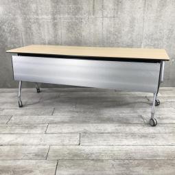 【シャープなフォルムでスタイリッシュなデザイン！】■オカムラ製　サイドスタックテーブル　W1800×D600×H720mm　人気の木目カラー　幕板パネル付き【OKAMURA　INTERACT NT】 オフィスバスターズ　水戸サテライト　日立市、常陸太田市、高萩市、北茨城市、常陸大宮市、大子町 ひたちなか市