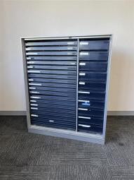 【希少シルバー】【レア】クリスタルトレーキャビネット　コクヨ　オフィスバスターズ　水戸サテライト　日立市、常陸太田市、高萩市、北茨城市、常陸大宮市、大子町 ひたちなか市