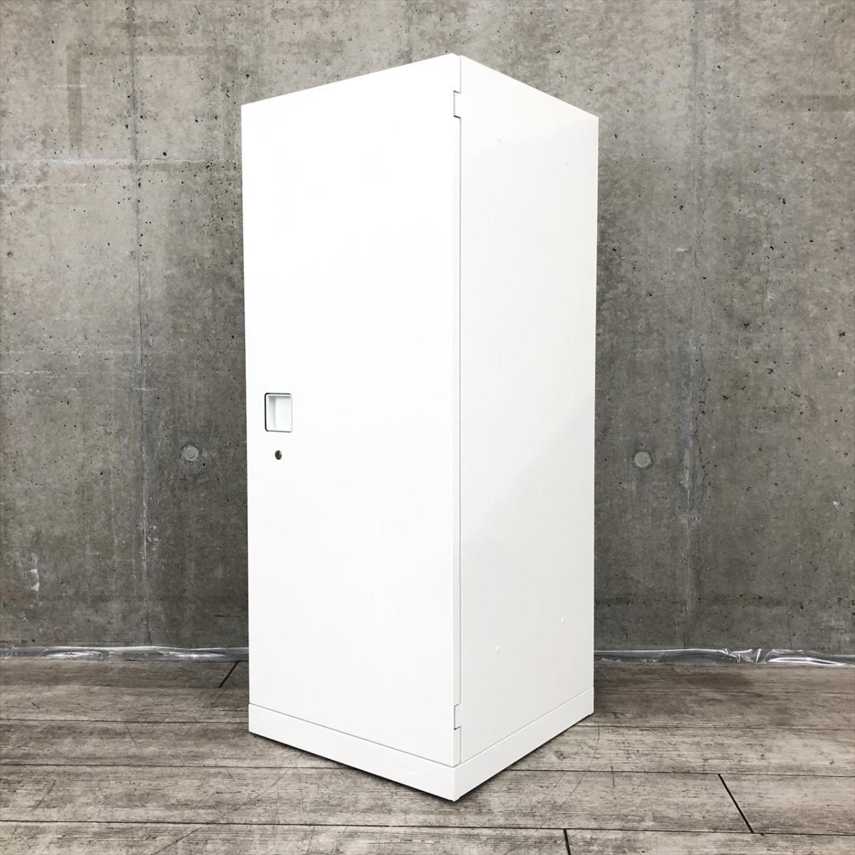 【在庫セール品・1台限定】【T2】■オカムラ（Okamura）　レクトライン（Rectline）　片開きロッカー　ワードローブ　W450×D450×H1100㎜　■ホワイト　■シリンダー錠【レクトライン書庫と並べての収納に最適！幅450×高さ1100㎜の片開き収納！】
                        レクトライン
                                    中古
            