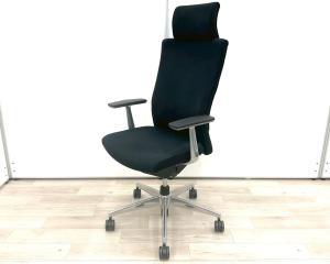 ■コクヨ(KOKUYO)製　■プント(PUNTO)チェア　■肘付き/固定肘　■ハイバック　■エアランバーサポート機能　■ヘッドレスト付き　■ブラック　■オススメ/大人気/定番商品　【弊社使用欄：A01047582】