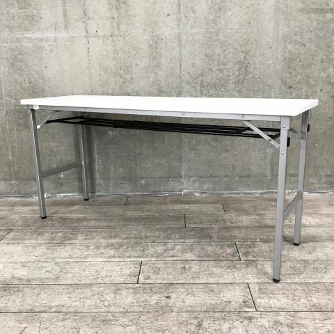 【☆今がチャンス！未使用品がお買い得！】■オカムラ製　折り畳みテーブル　W1500×D450×H720mm　ホワイト天板　シルバー脚　■イベントや研修など幅広い場所で使えます！折りたたみテーブル