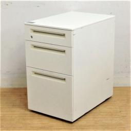 【高品質な国産メーカー品！】■オカムラ　アドバンスシリーズ　3段ワゴン　ホワイト　H650ｍｍ（上段引出し深め）　■見た目を気にしなければお買い得！※側面にキズ/塗装剝がれがあるためお安く！【ハイワゴン】